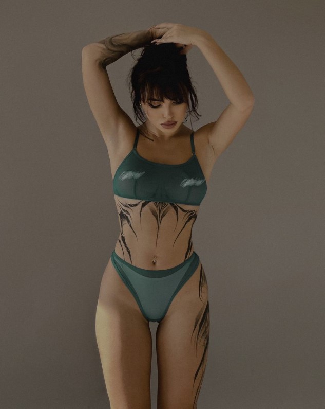 konyaescortmina-3 Konya Escort Mina Görüşmelerimde Partnerimi Tanga İle Karşılıyorum